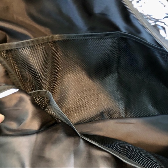 NWT Black & White Zebra Quilted Fabric Carry On Duffle by Member’s Mark - Picture 11 of 15
